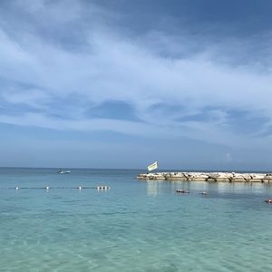 Meet your Posher, Kara